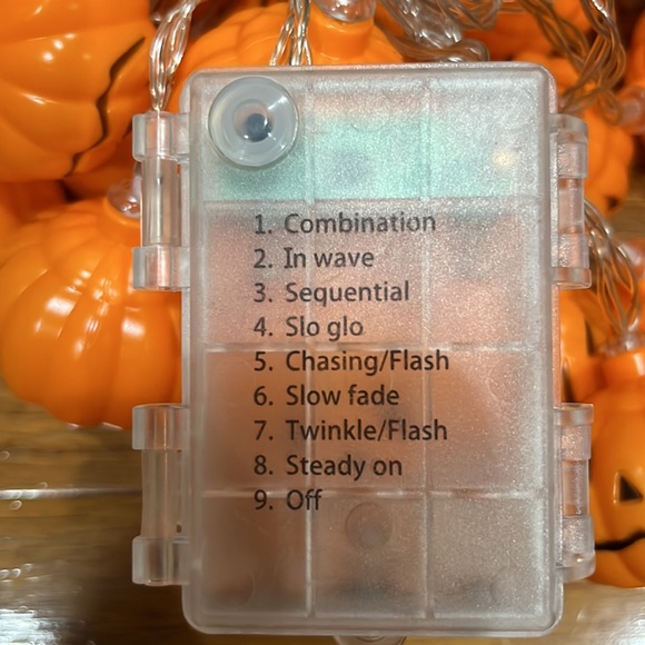 Halloween Decor. 9ft 10in long.  20 LED Halloween Pumpkin String Lights 2 sets - Picture 5 of 5